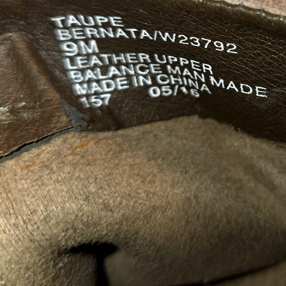 White Mountain 9 Leather Brown Women's Chelsea Ankle  Boots Shoes 2 inch heel - Picture 5 of 8